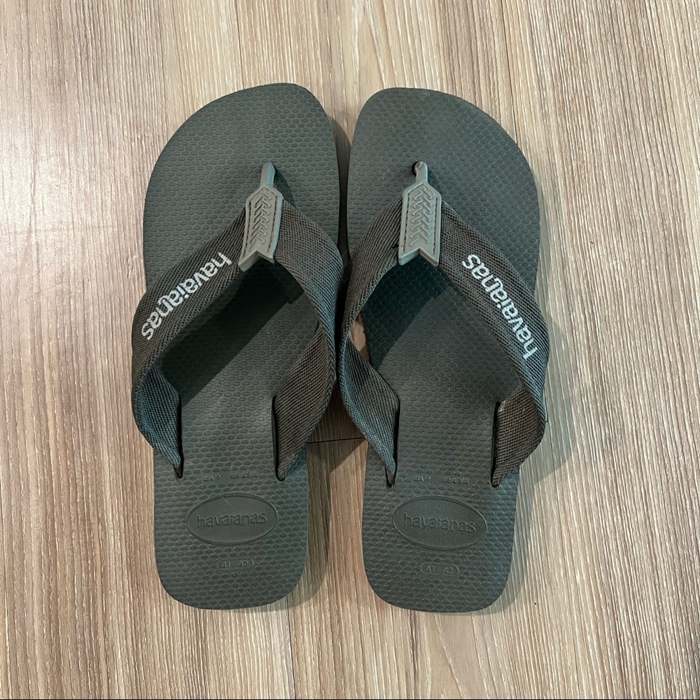 EUC Havaianas Flip Flops